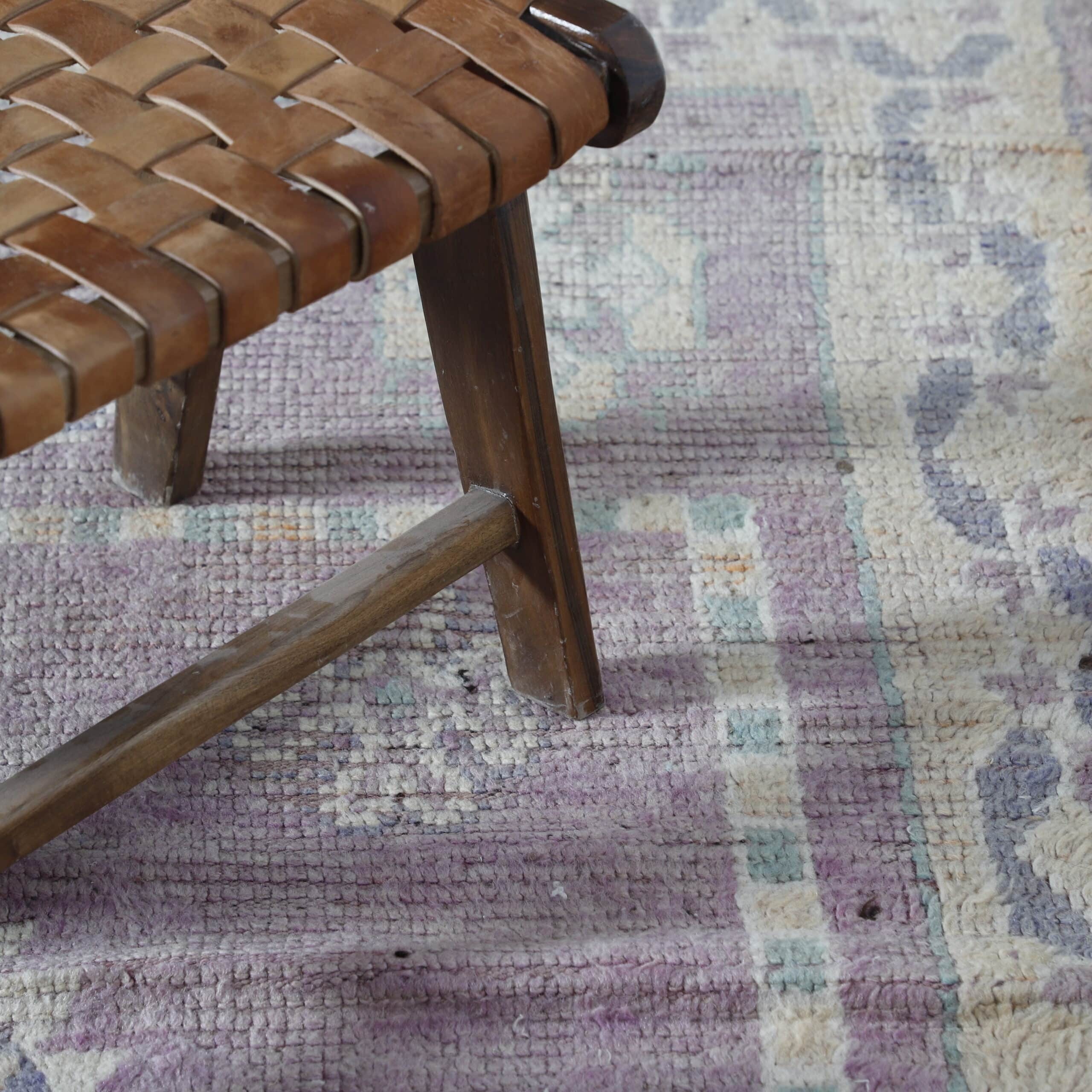 Vintage Oulad Bousbaa Rug 5.8×9.8 Ft – Authentic Moroccan Carpet - Image 2