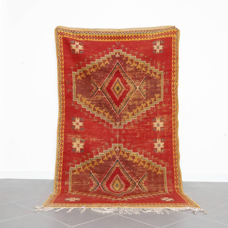 Vintage Ait Ouaouzguite Rug 9×5 Ft Handmade Wool