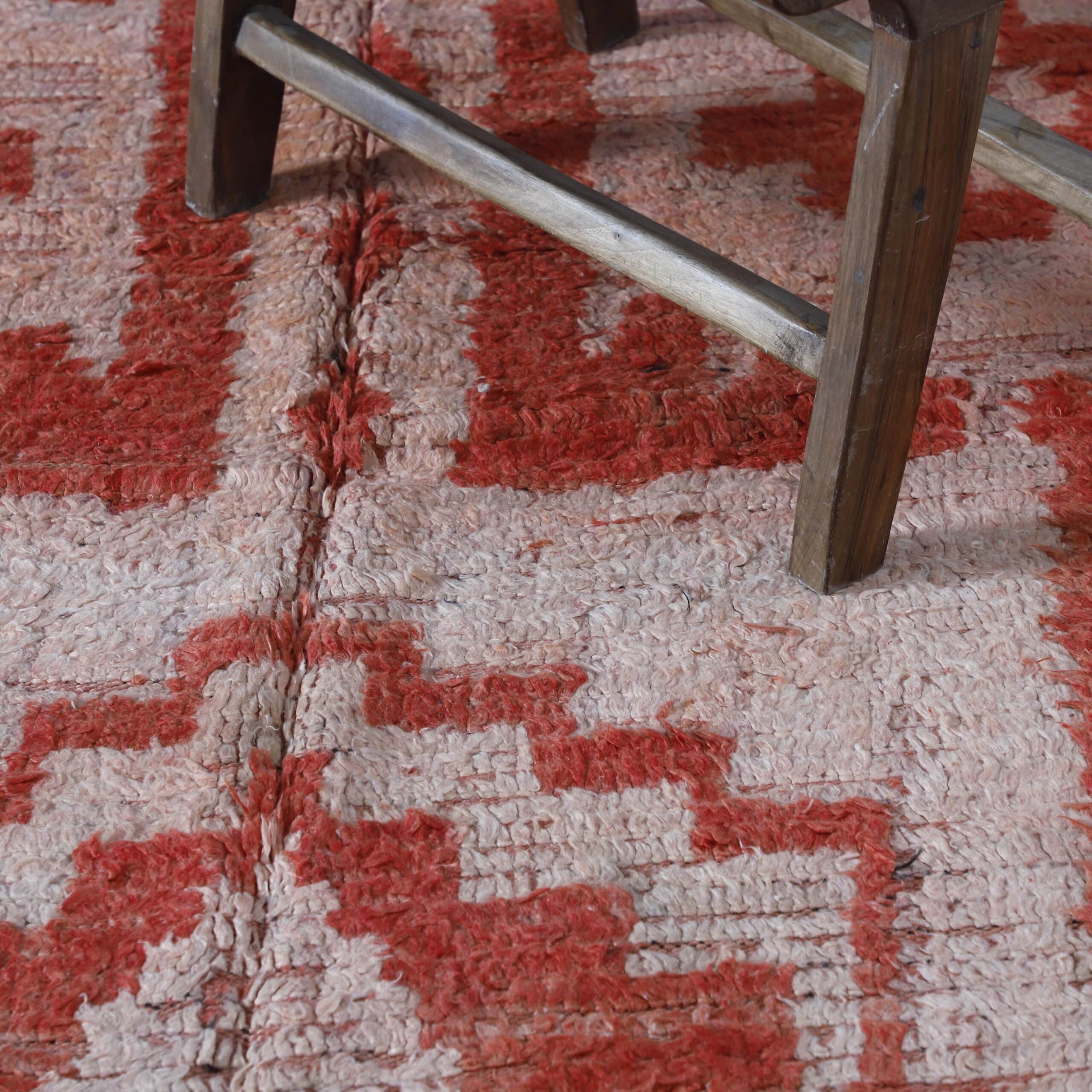 Vintage Faded Red Boujaad Rug 9.1×5.2 Ft - Image 4