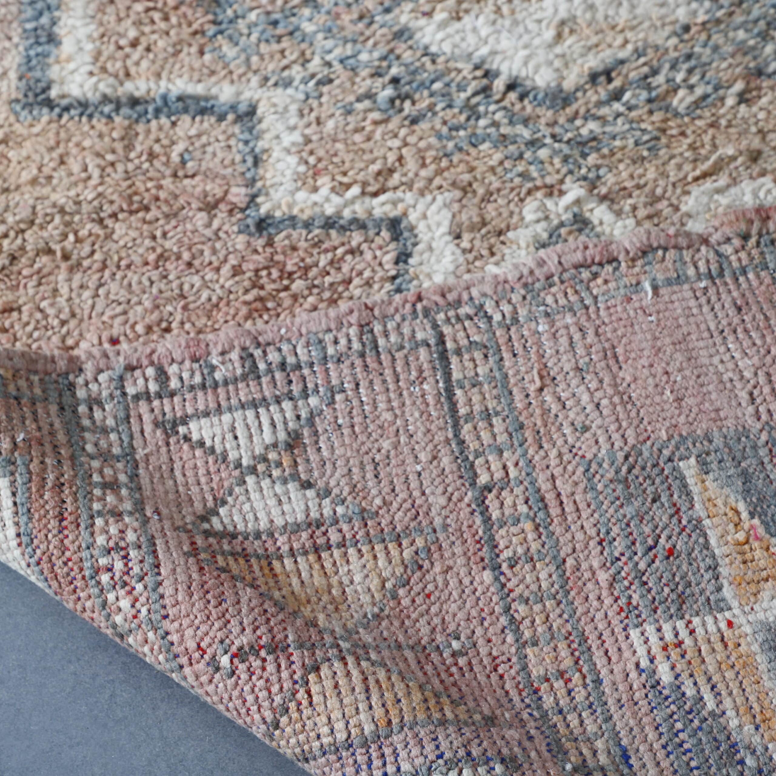 Vintage Boujaad Rug 7.5×5.6 Ft – Moroccan Handmade - Image 4