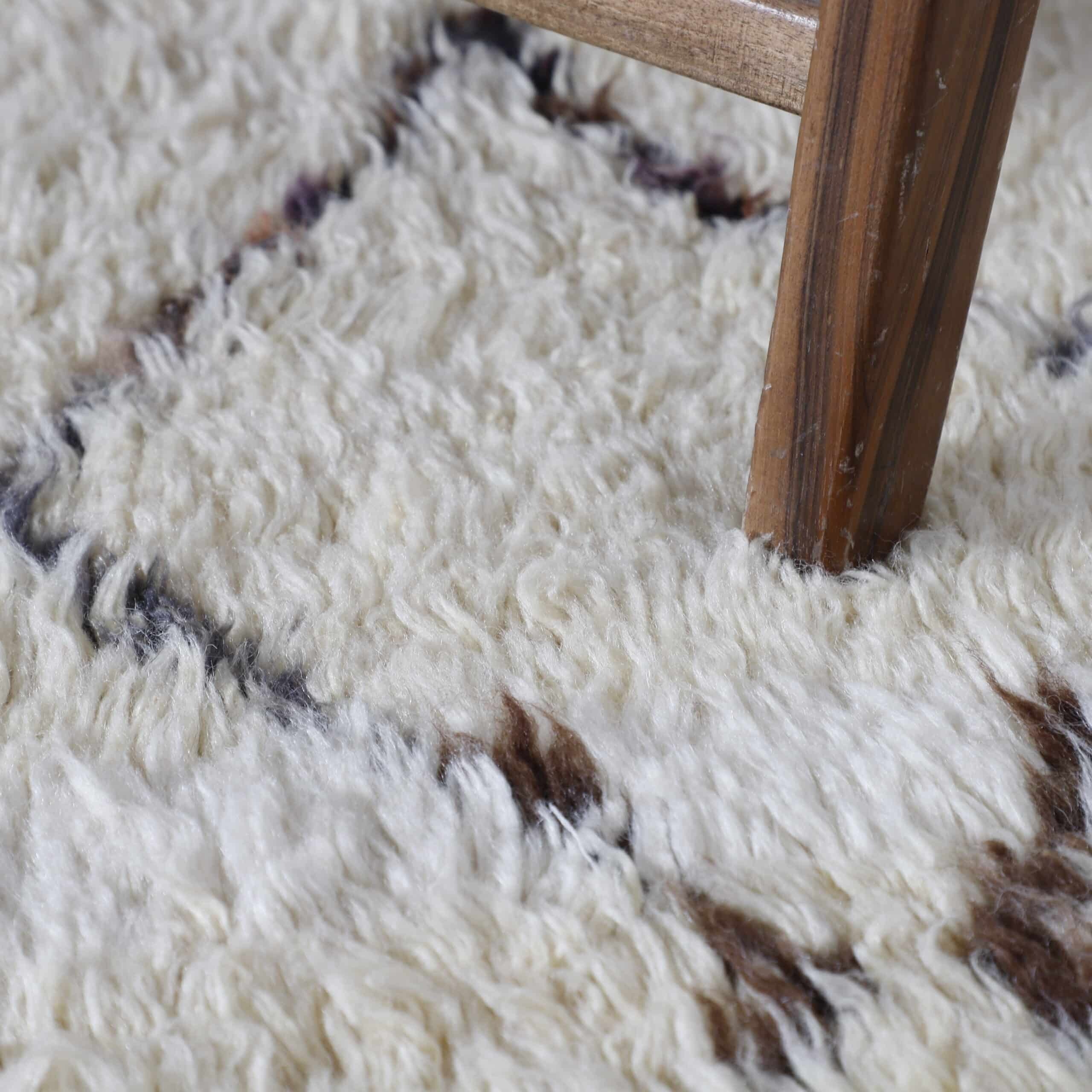 Old Beni Ourain Rug 8.4×5.7 Ft – Vintage Wool Carpet - Image 2