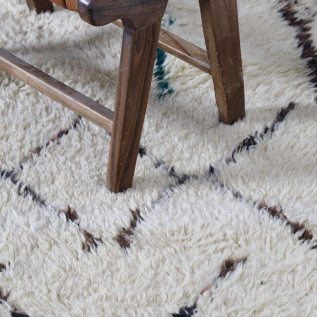 Old Beni Ourain Rug 8.4×5.7 Ft – Vintage Wool Carpet - Image 3