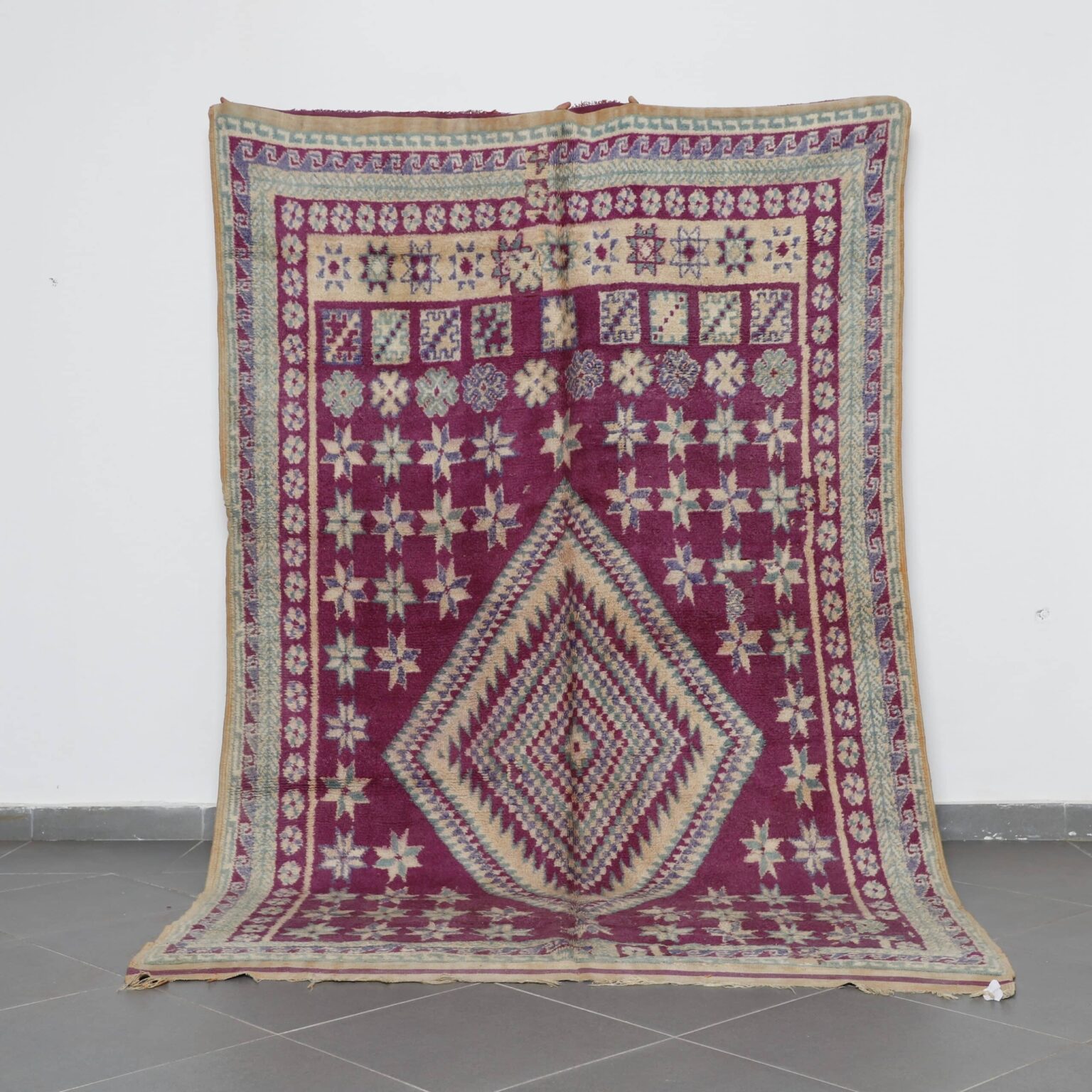 Vintage Boujaad Rug 9.5×6.0 Ft handmade Moroccan carpet