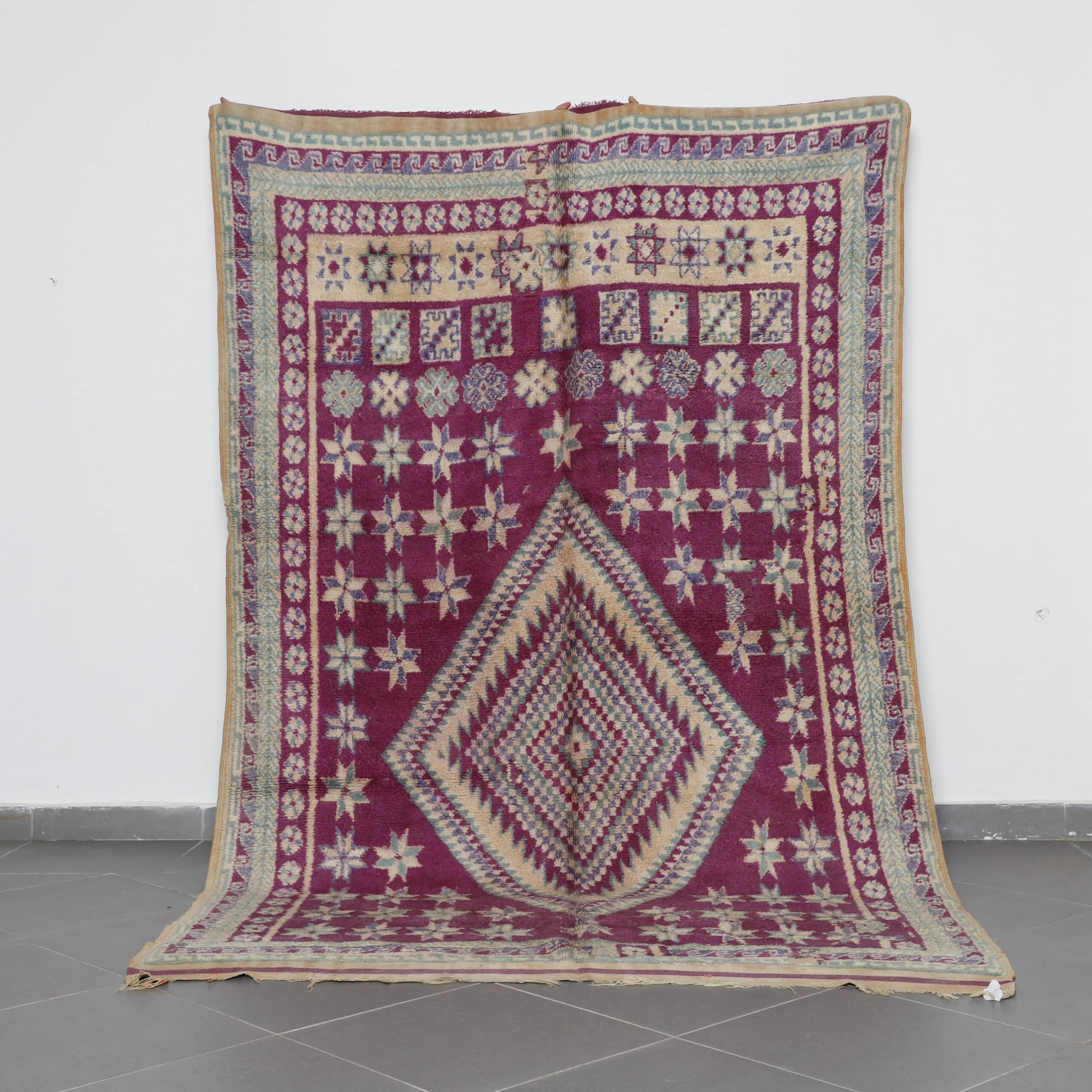 Vintage Boujaad Rug 9.5×6.0 Ft handmade Moroccan carpet