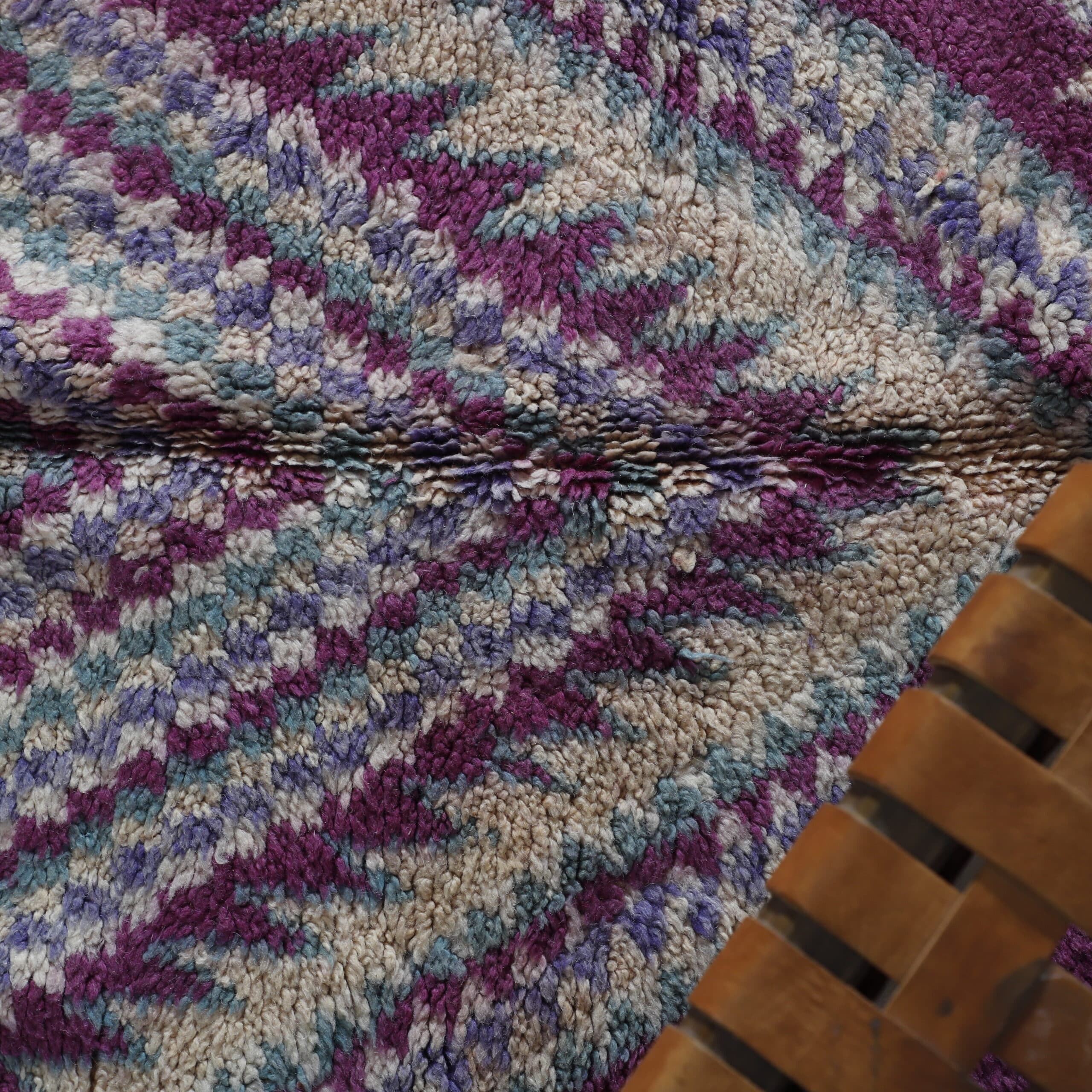 Vintage Boujaad Rug 9.5×6.0 Ft – Handmade Moroccan Carpet - Image 3