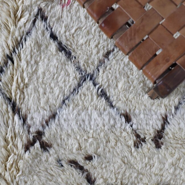 Old Beni Ourain Rug 8.4×5.7 Ft – Vintage Wool Carpet - Image 7