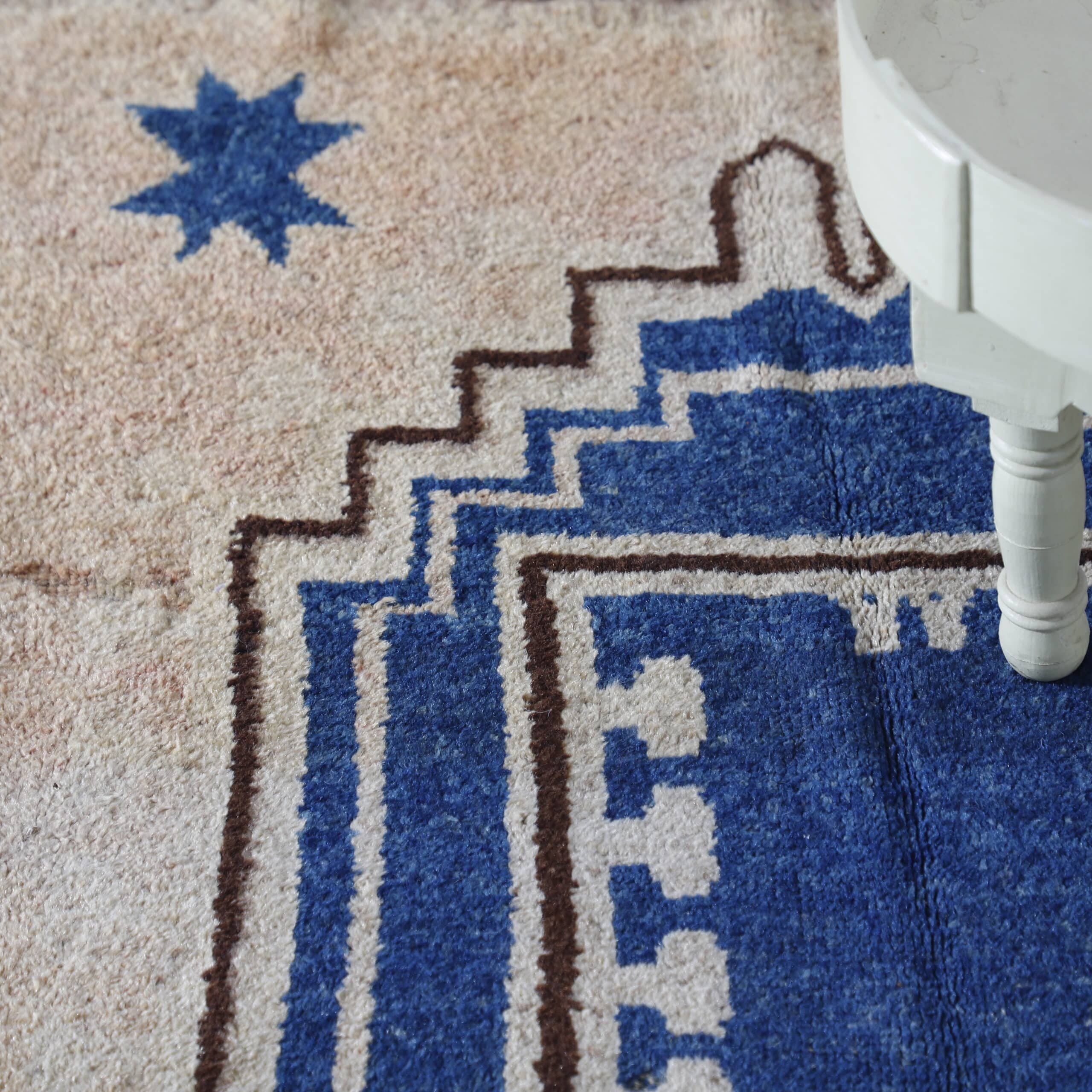 Vintage Taznakht Rug 5.4×3.4 Ft – Moroccan Handmade - Image 2