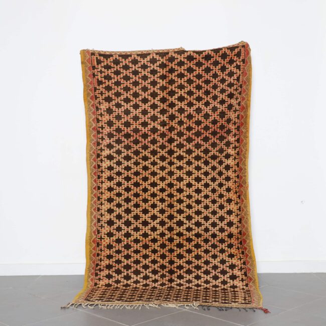 Vintage Checkered Taznakht Rug 8.3×4.9 Ft Moroccan Wool