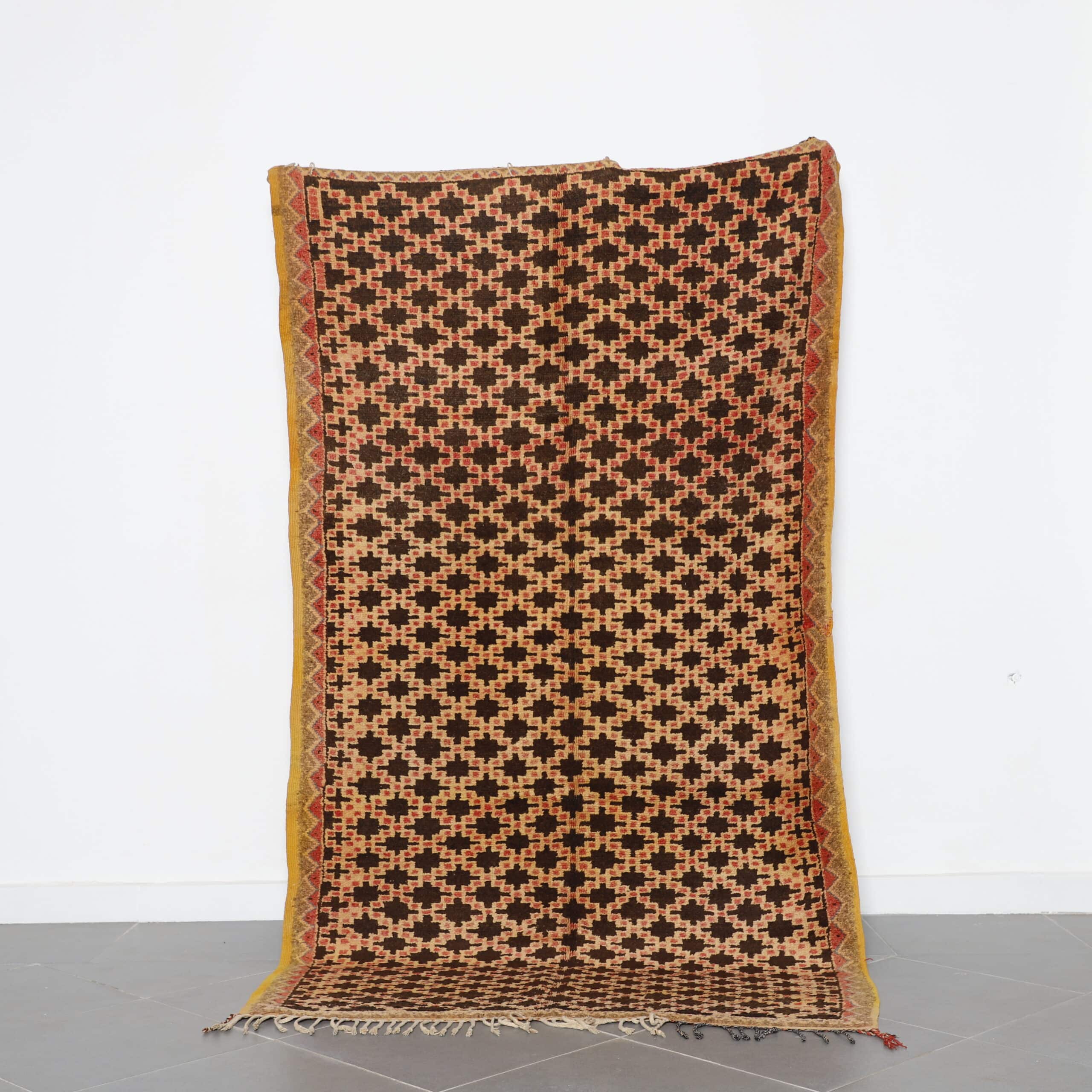 Vintage Checkered Taznakht Rug 8.3×4.9 Ft Moroccan Wool