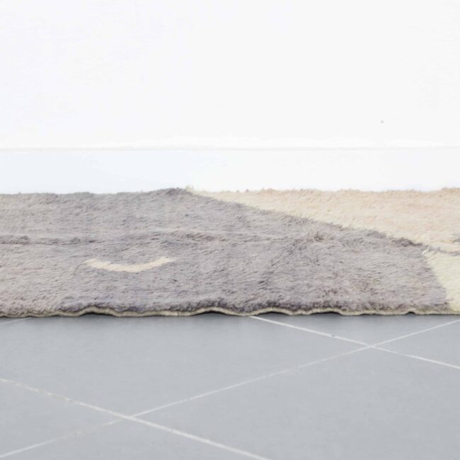 Boujaad Rug 4.7×3.3 ft – Handmade Moroccan Wool Rug in Neutral Beige and Gray Tones - Image 3