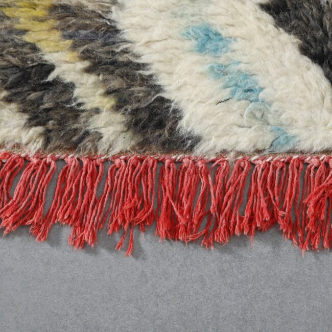 Boujaad Rug 4.7×3.2 ft – Handmade Moroccan Wool Carpet with Zigzag Pattern - Image 4