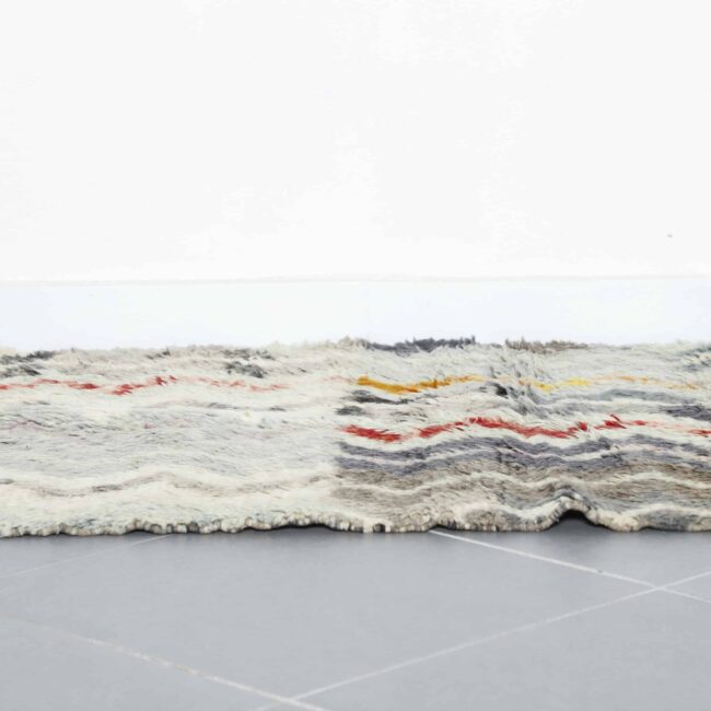 Boujaad Rug 4.7×3.2 ft – Handmade Moroccan Wool Carpet with Zigzag Pattern - Image 3