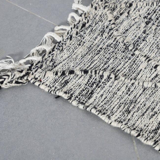 Zanafi Kilim Rug 3.5×2.2 ft – Handmade Moroccan Wool Rug in Black and White Geometric Design - Image 2