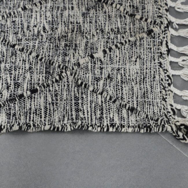 Zanafi Kilim Rug 3.5×2.2 ft – Handmade Moroccan Wool Rug in Black and White Geometric Design - Image 4