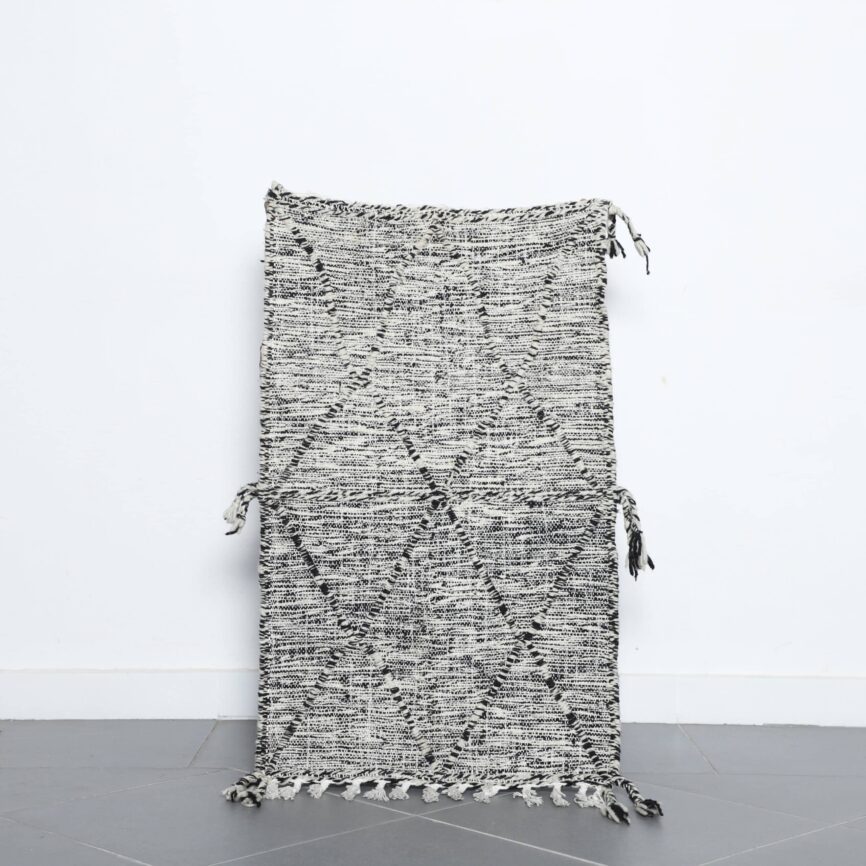 Zanafi Kilim Rug 3.5×2.2 ft handmade Moroccan wool rug in black and white geometric design