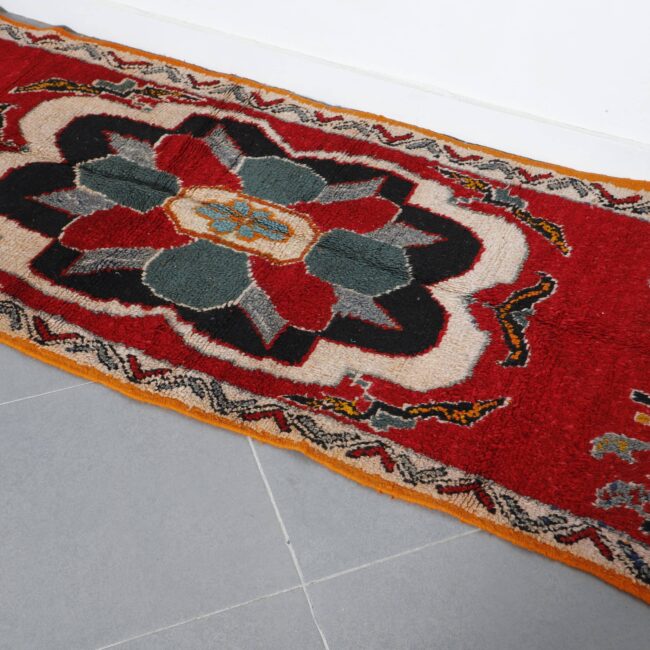 Taznakht Carpet 8.9×3.3 ft – Handmade Moroccan Wool Rug with Floral Design - Image 2