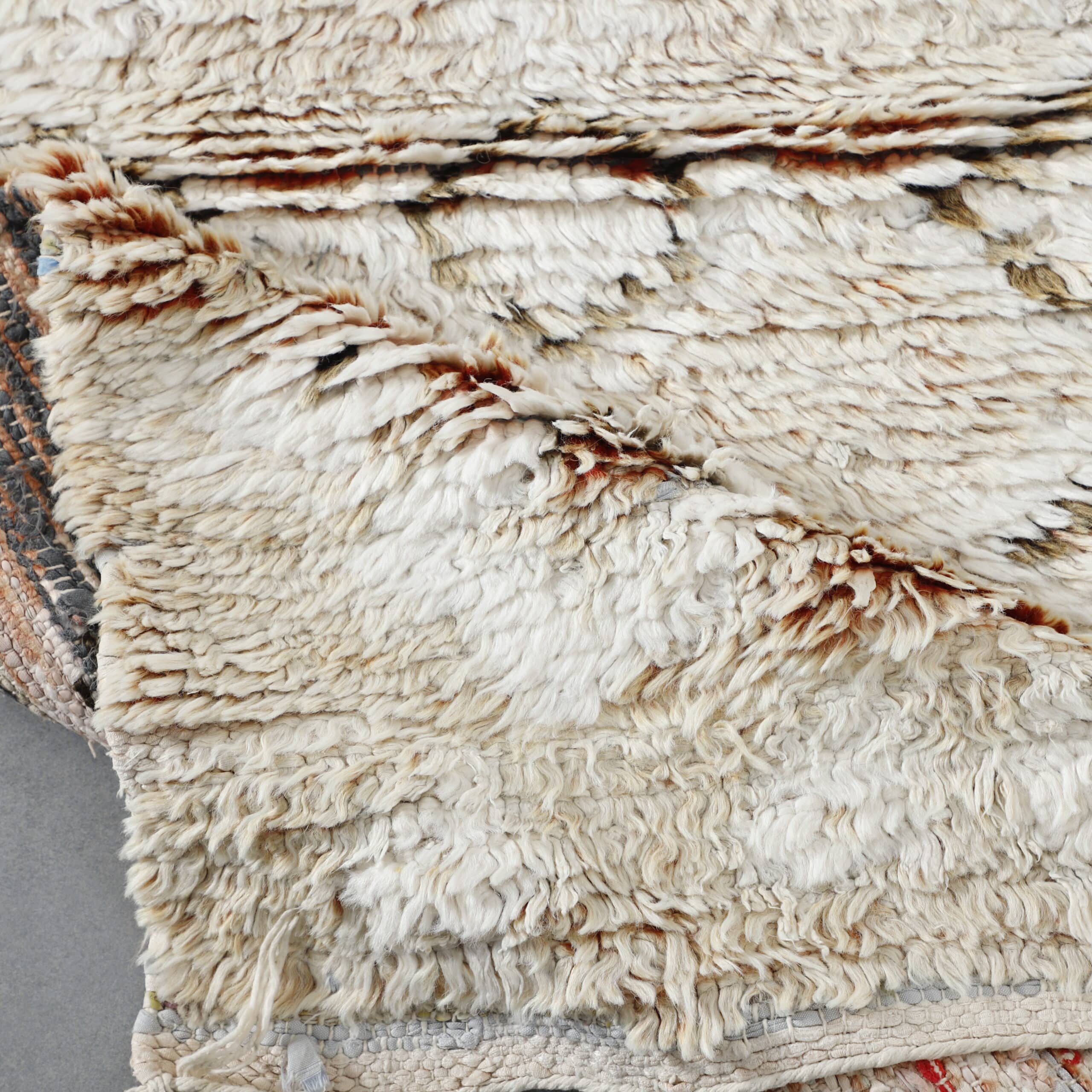 Vintage Boujaad Runner 12.0×2.5 ft – Handmade Moroccan Wool Rug - Image 4