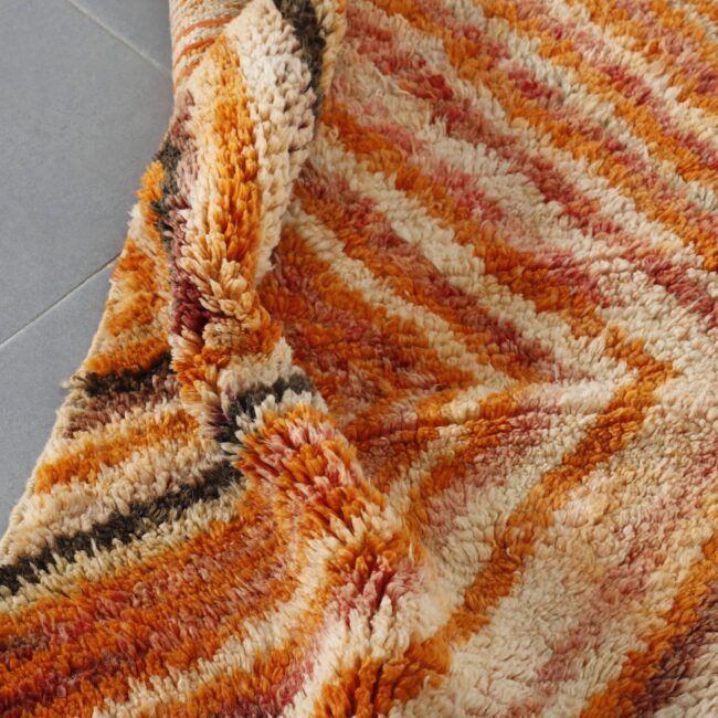 Vintage Boujaad Rug 11.1×2.5 ft – Handmade Moroccan Wool Runner with Warm Zigzag Pattern - Image 2