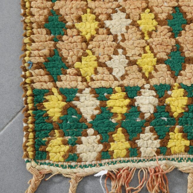Vintage Boujaad Runner 8.2×2.8 ft – Handmade Moroccan Wool Rug in Yellow and Green Diamond Pattern - Image 4