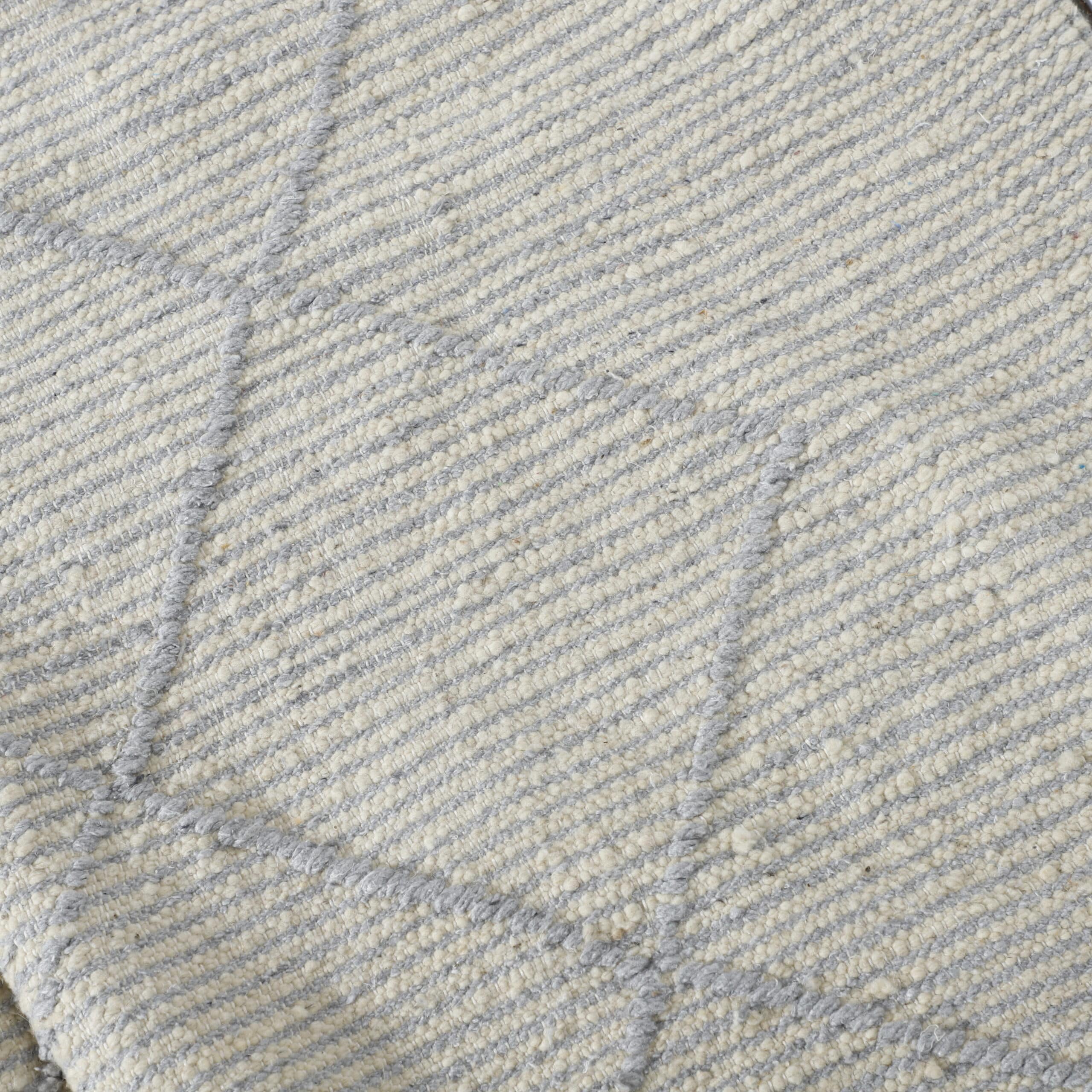 Zanafi Kilim 8.2×4.6 ft – Handmade Moroccan Wool Flatweave Rug - Image 5