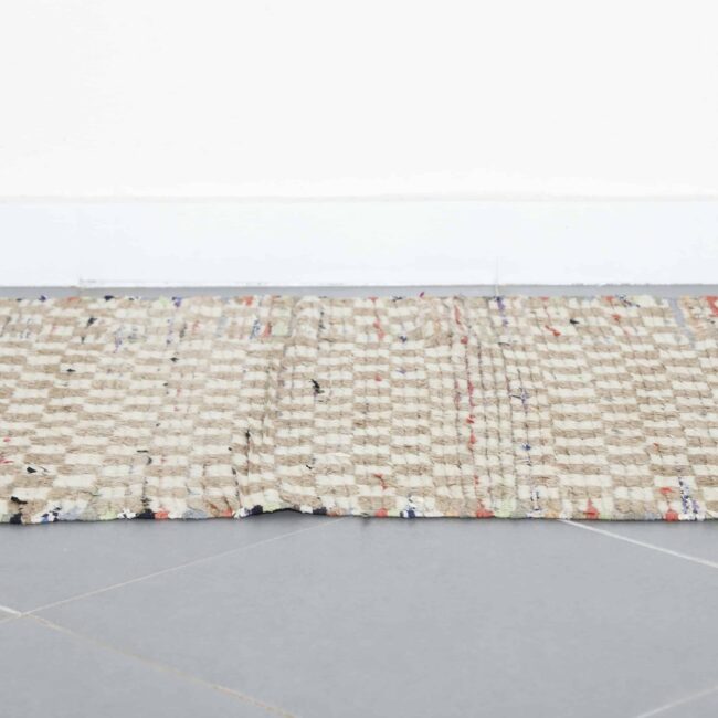 Checkered Boujaad Rug 8.0×2.8 ft – Handmade Moroccan Wool Runner in Beige and Cream Checker Pattern - Image 4