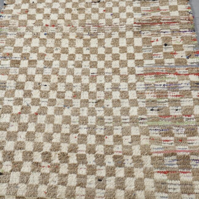 Checkered Boujaad Rug 8.0×2.8 ft – Handmade Moroccan Wool Runner in Beige and Cream Checker Pattern - Image 6