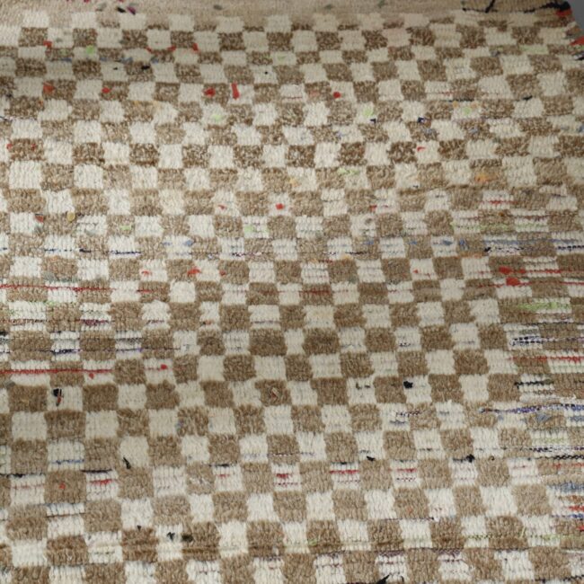 Checkered Boujaad Rug 8.0×2.8 ft – Handmade Moroccan Wool Runner in Beige and Cream Checker Pattern - Image 2