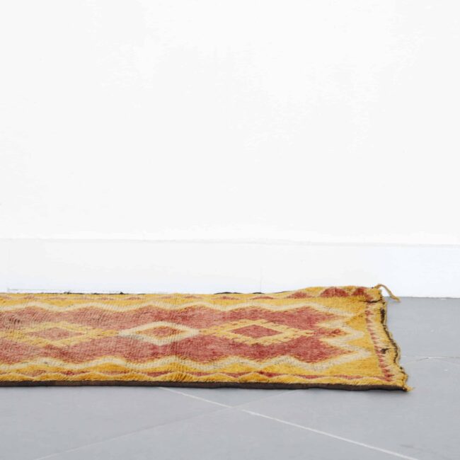 Vintage Taznakht 4.9×2.3 ft – Handmade Moroccan Wool Rug - Image 5