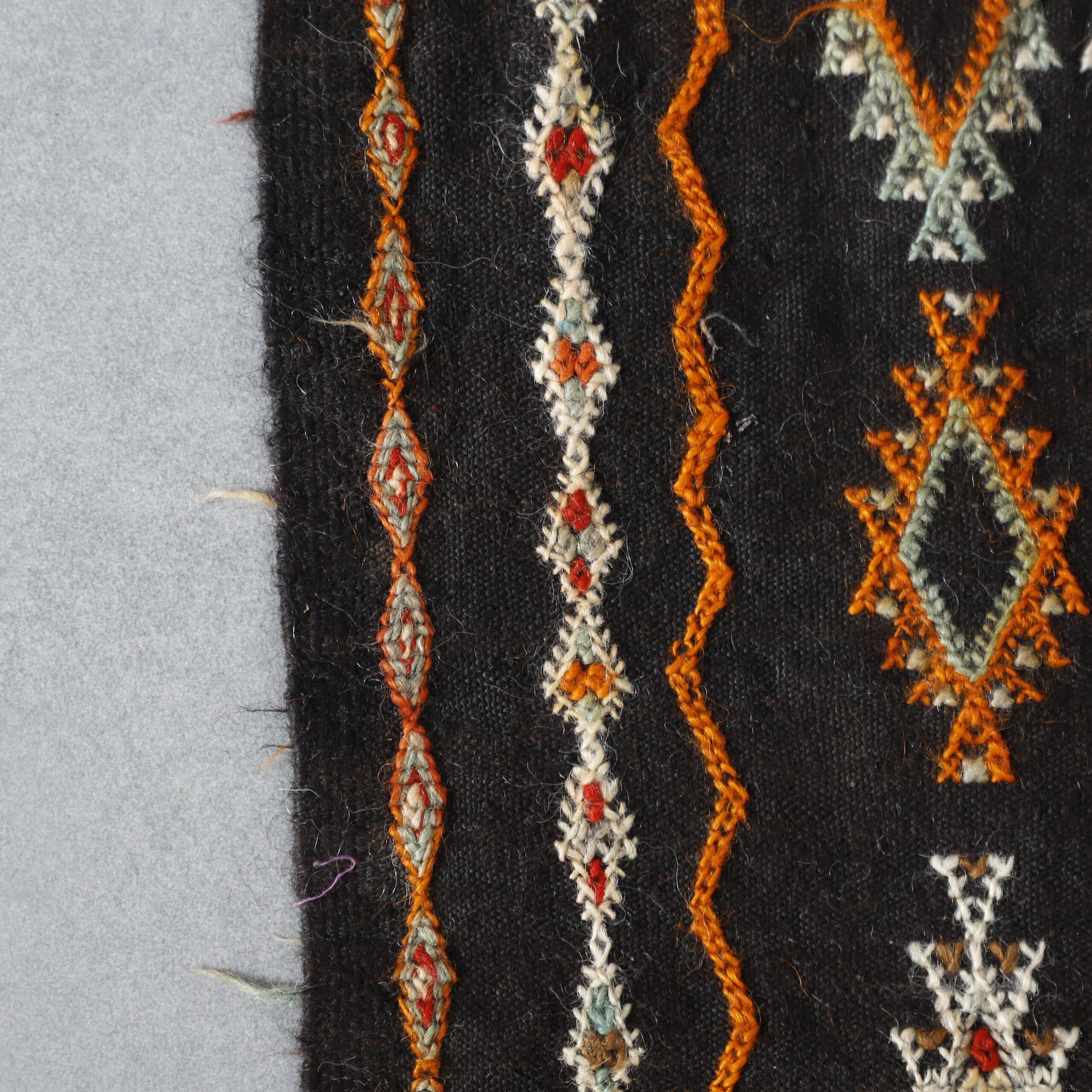 Vintage Taznakht Kilim Rug 7.5×4.5 ft – Handmade Moroccan Wool Carpet - Image 4