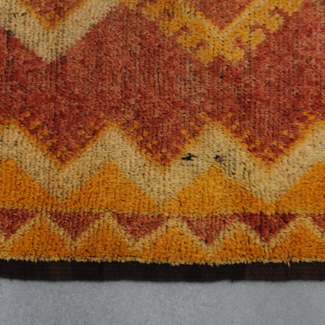 Vintage Taznakht 4.9×2.3 ft – Handmade Moroccan Wool Rug - Image 2