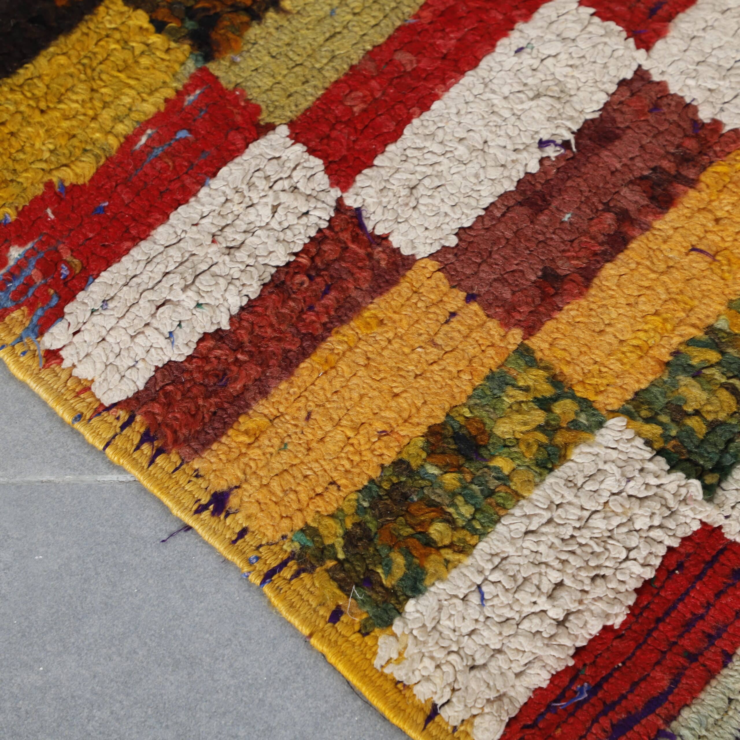 Vintage Taznakht 5.4×2.4 ft – Handmade Moroccan Wool Checkered Rug - Image 6