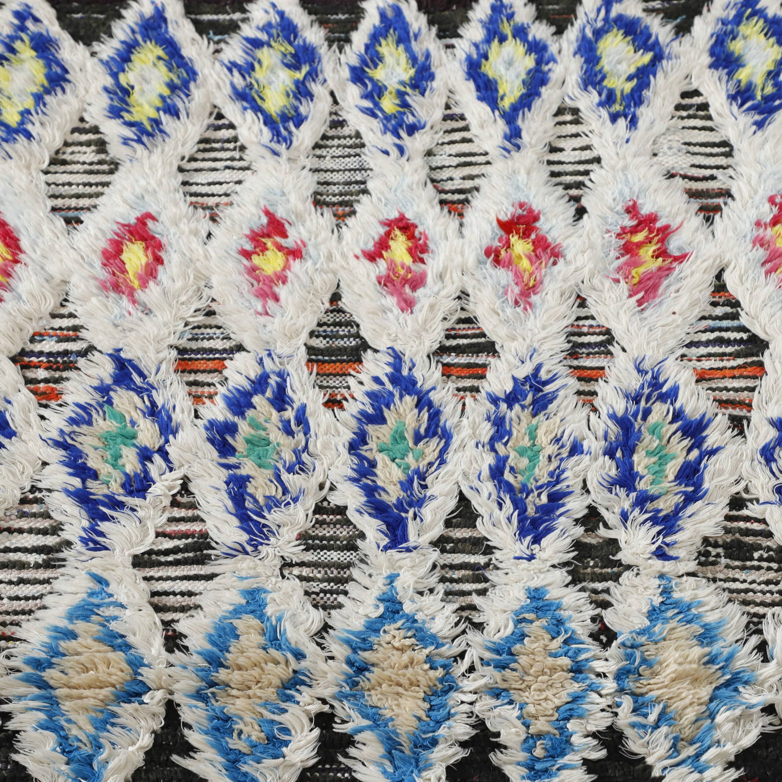 Boucherouite Rug 7.4×2.9 ft – Handmade Moroccan Colorful Rug in Geometric Diamond Pattern - Image 4