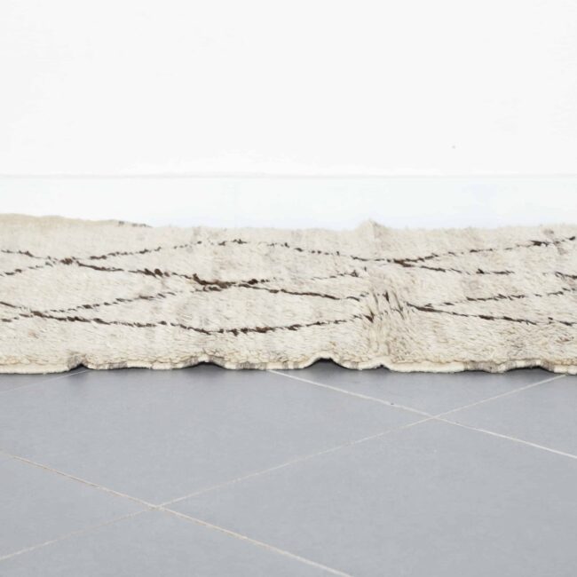 Handmade Moroccan Beni Ouarain Rug 177cm x 100cm – White Wool Berber Carpet - Image 2