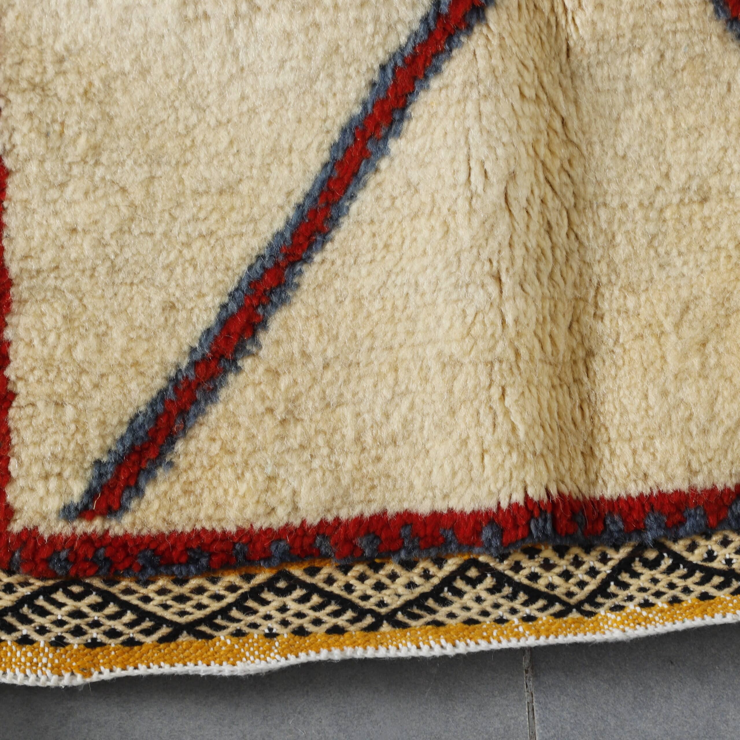 Moroccan Berber Rug 160cm x 89cm – Handmade Wool Rug with Geometric Design - Image 2