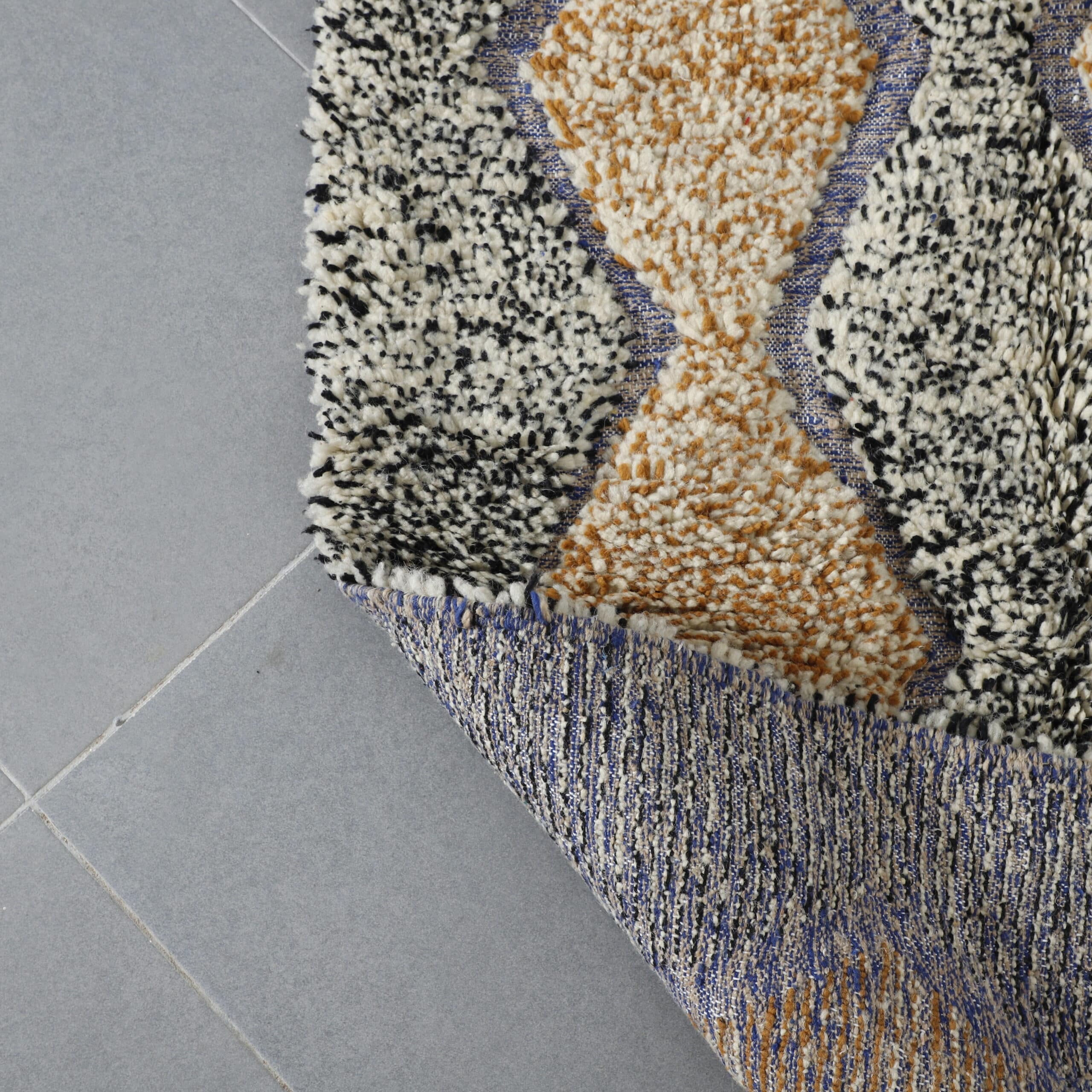 Handmade Moroccan Beni Ouarain Rug 152cm x 101cm – Brown Wool Berber Carpet - Image 4