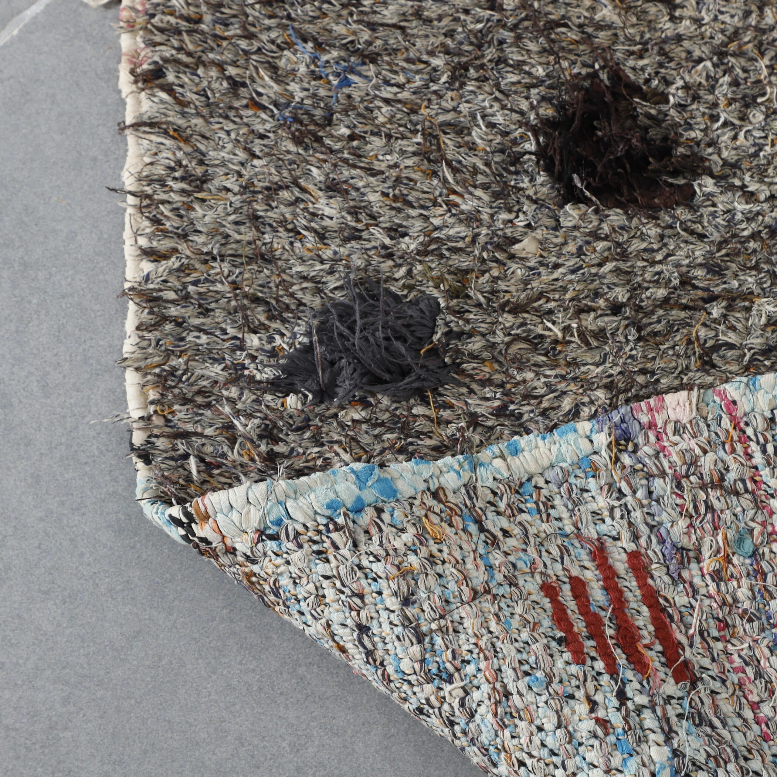 Handmade Moroccan Beni Ouarain Rug 197cm x 87cm – Abstract Symbolic Wool Carpet - Image 4