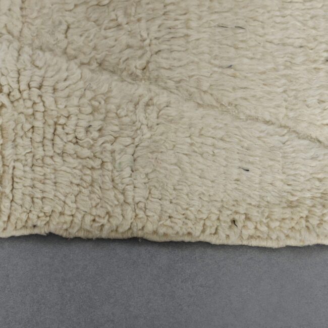 Handmade Moroccan Beni Ouarain Rug 150cm x 100cm – Minimalist Wool Carpet - Image 5