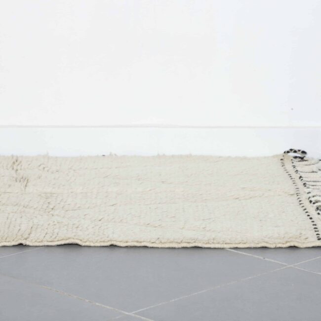 Handmade Moroccan Beni Ouarain Rug 150cm x 100cm – Minimalist Wool Carpet - Image 3