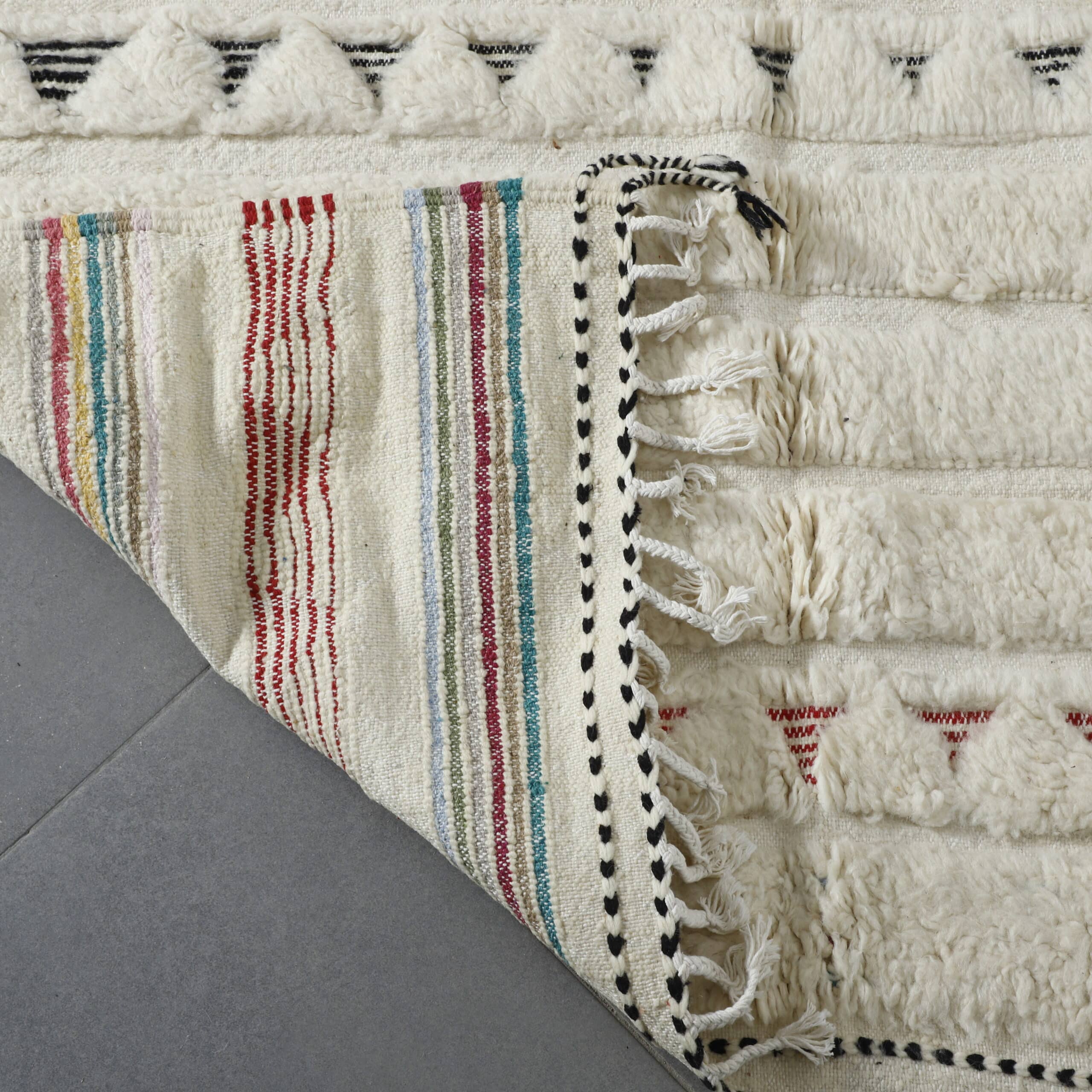 Large Handmade Moroccan Beni Ouarain Rug with Minimalist Geometric Stripes 260cm x 154cm - Image 3