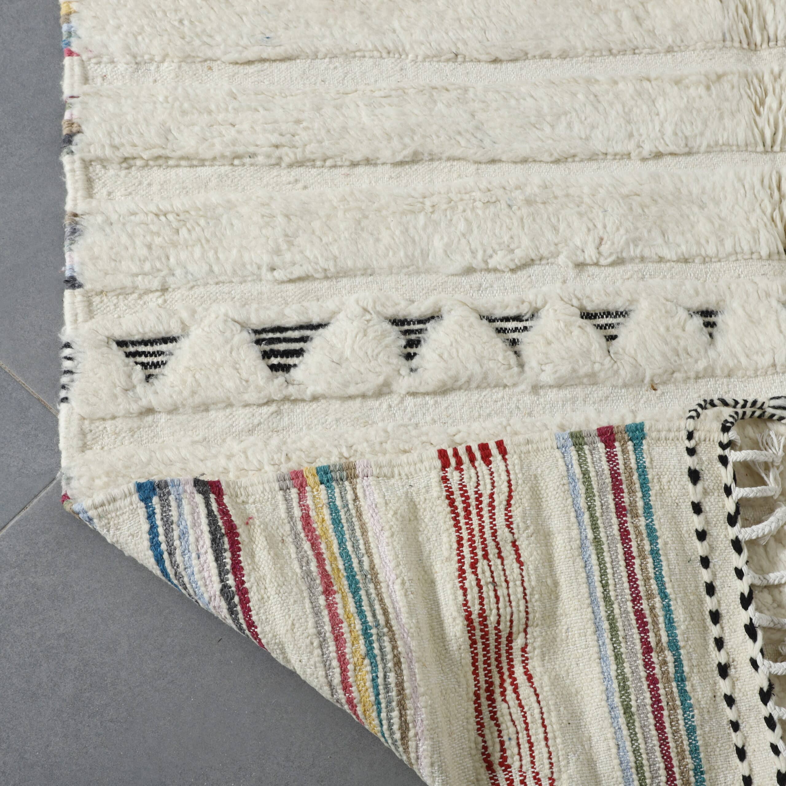 Large Handmade Moroccan Beni Ouarain Rug with Minimalist Geometric Stripes 260cm x 154cm - Image 2