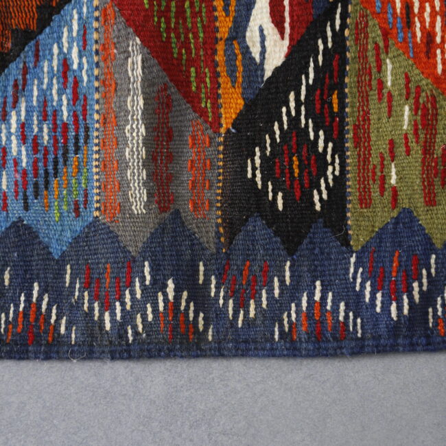 Artistic Berber Kilim with Geometric Diamond Motif – Premium Wool Moroccan Rug - Image 4