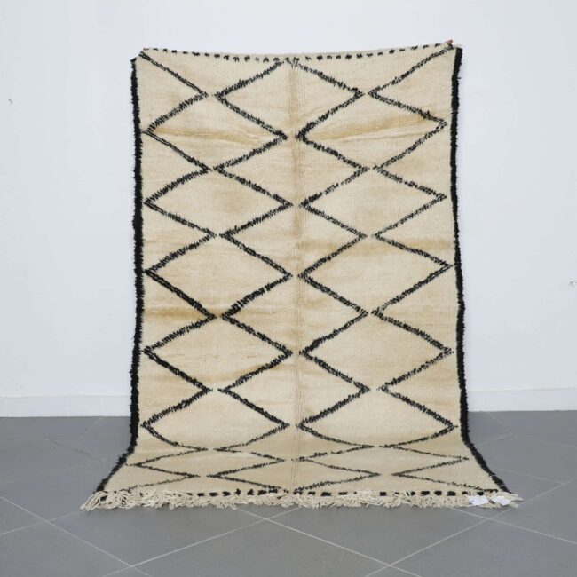 Handmade Moroccan Beni Ouarain Rug 8.4×5 Ft | Natural Wool Berber Carpet