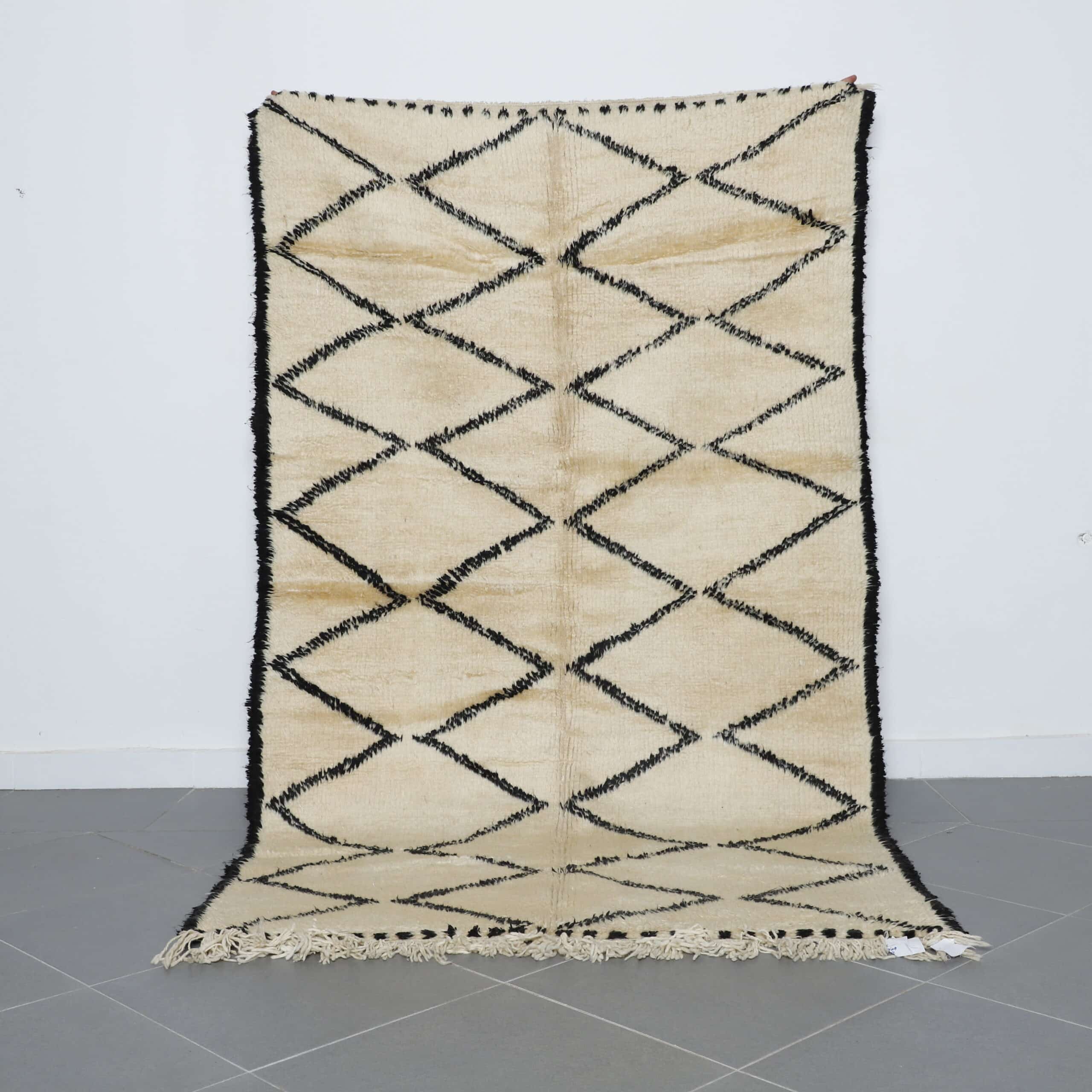 Handmade Moroccan Beni Ouarain Rug 8.4×5 Ft | Natural Wool Berber Carpet