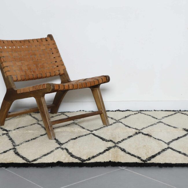 Handmade Moroccan Beni Ouarain Rug 8.4×5 Ft | Natural Wool Berber Carpet - Image 5