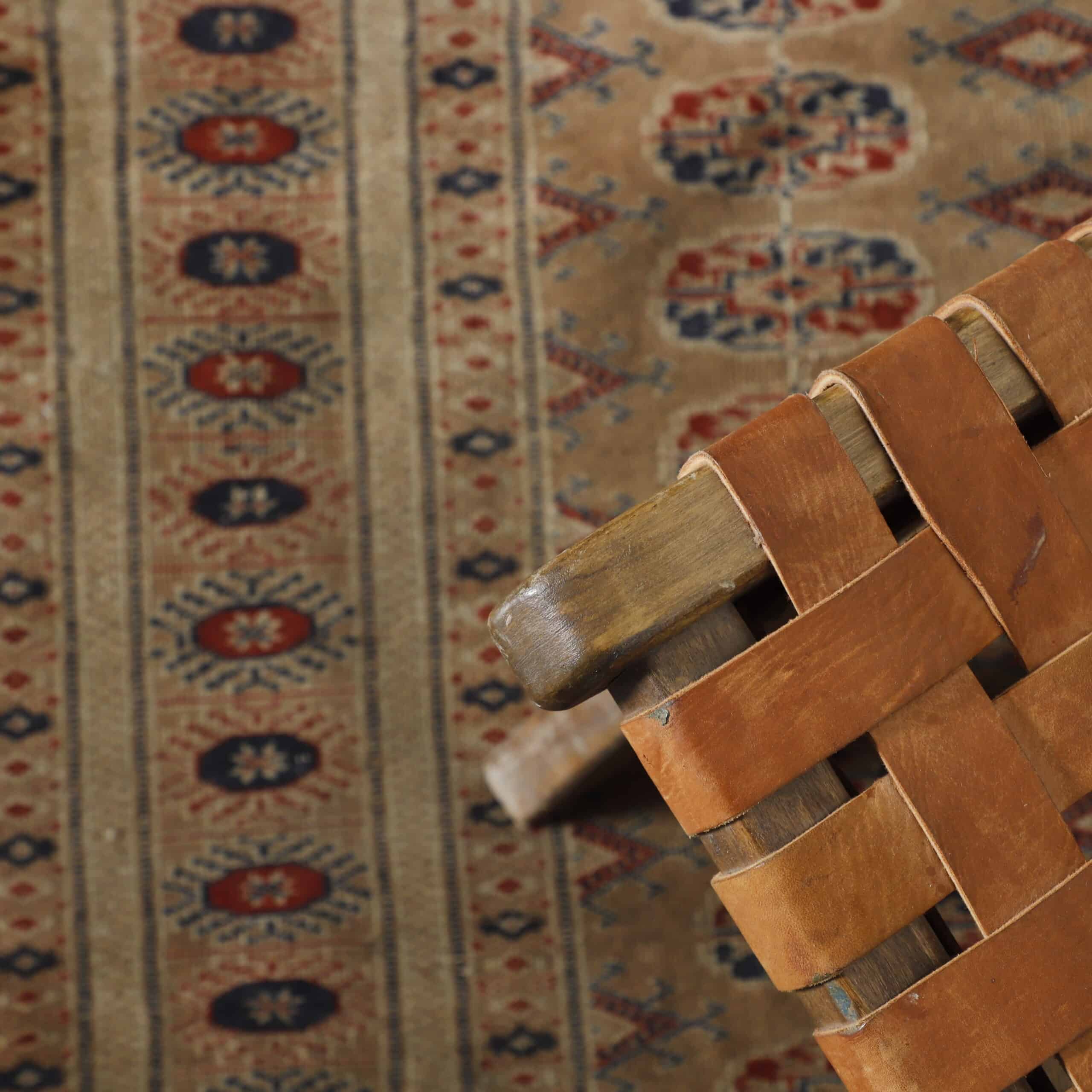 Kilim rug with Geometric Motifs - Image 4