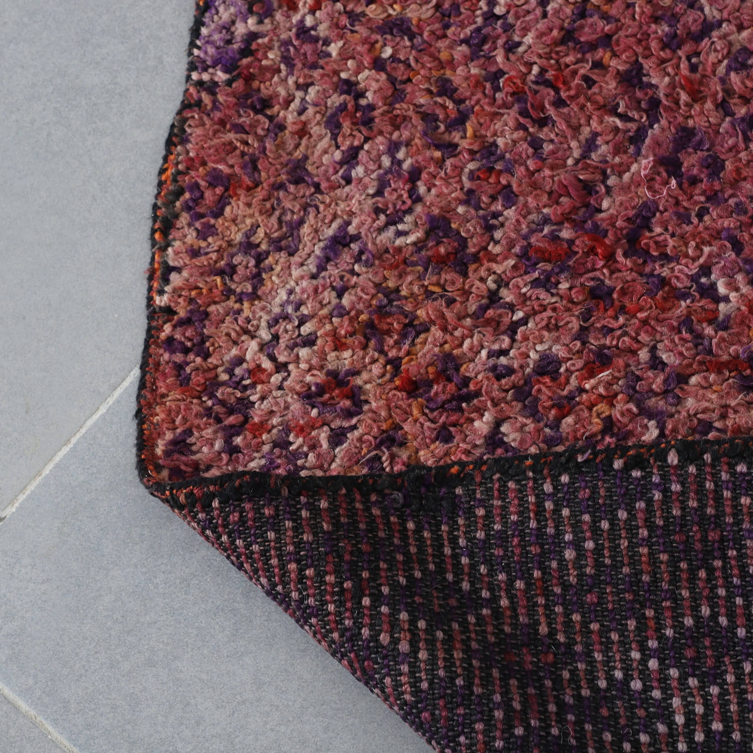 Moroccan Beni MGuild Rug with Geometric Field - Image 4