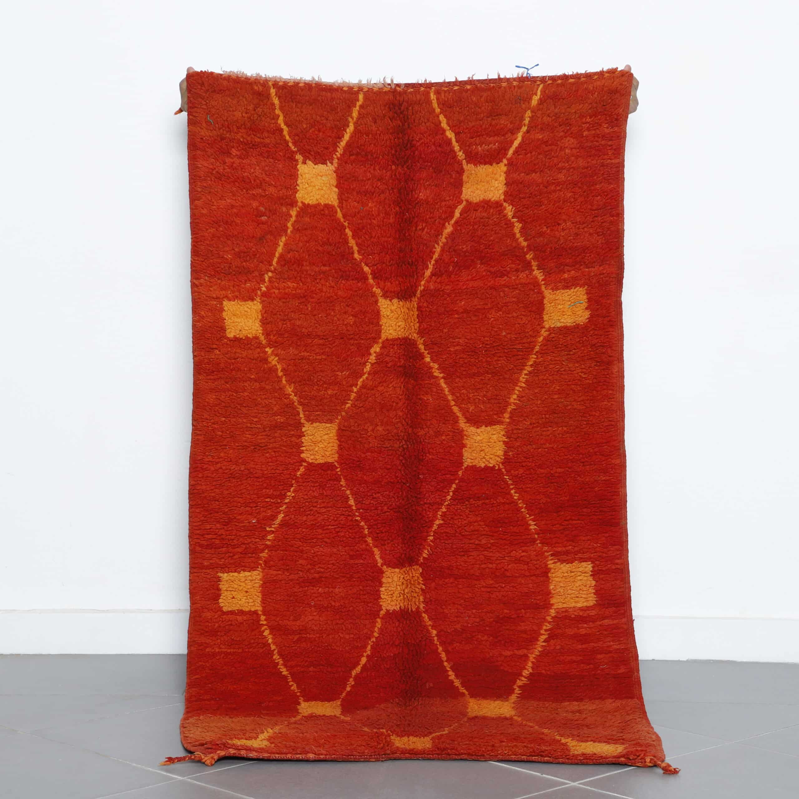 Handwoven Moroccan Beni Mrirt Rug with Terracotta Diamond Trellis