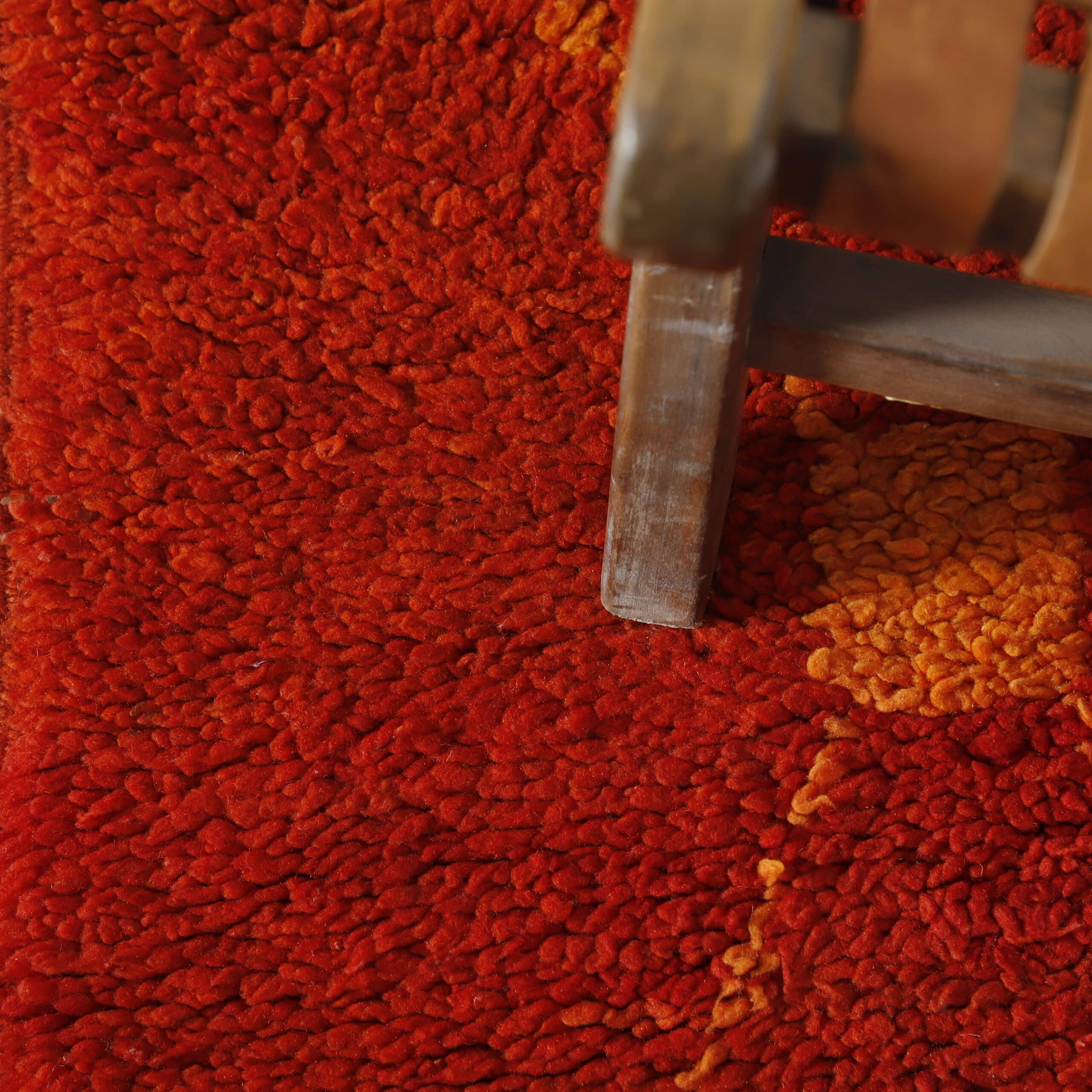 Handwoven Moroccan Beni Mrirt Rug with Terracotta Diamond Trellis - Image 3