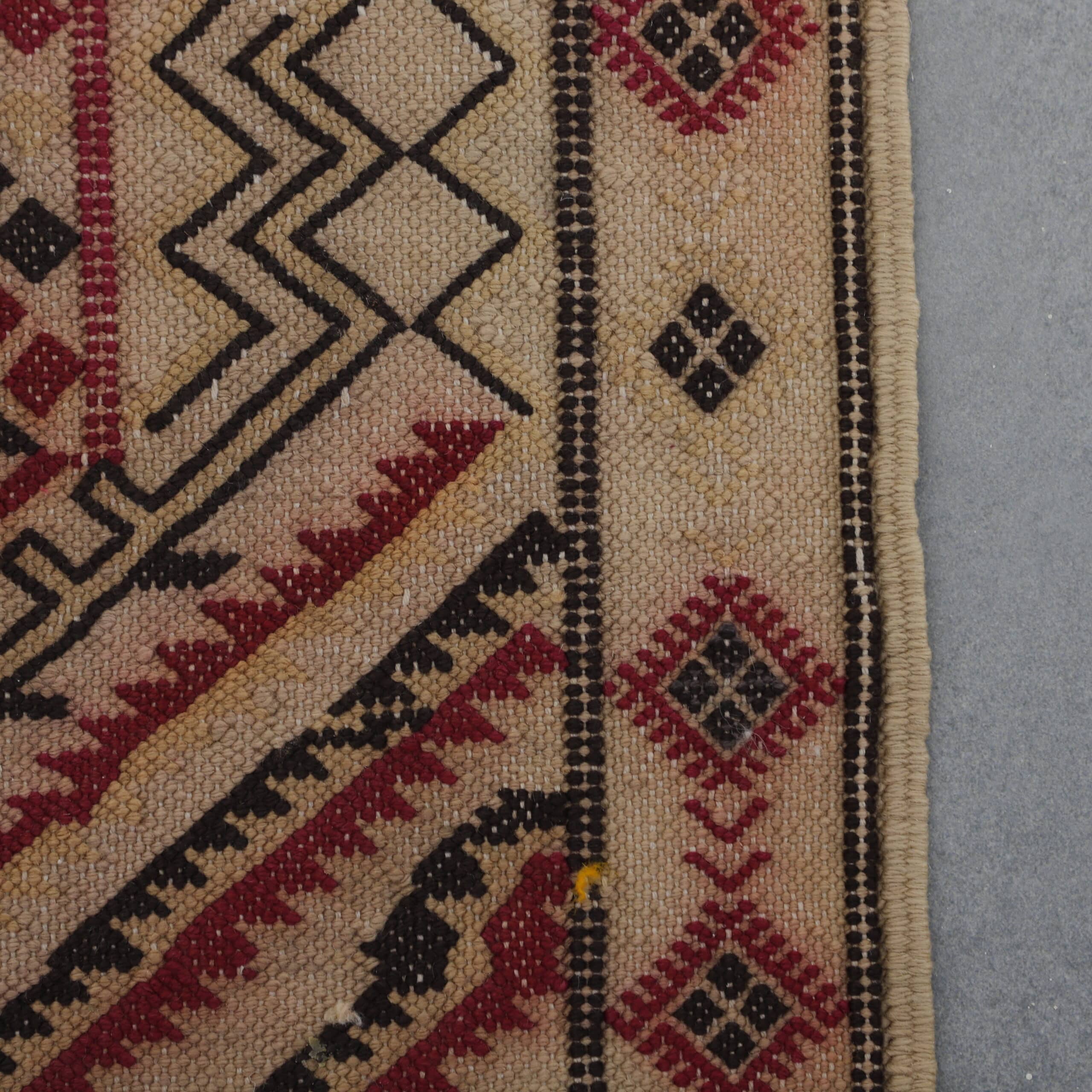 Vintage Handwoven Moroccan Kilim rug with Geometric Design - Image 2