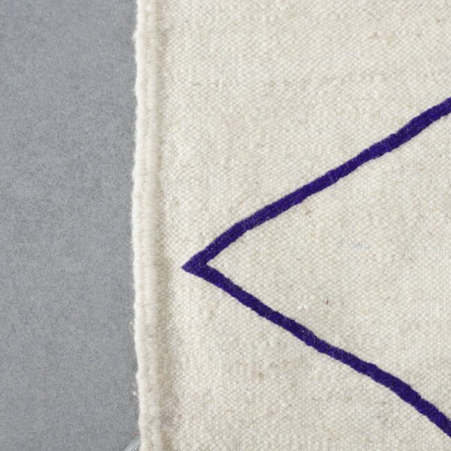 Handwoven Moroccan Beni Ouarain Rug with Diamond Lattice - Image 4